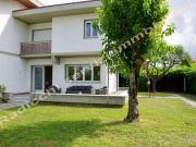 Villa bifamiliare in affitto a Forte Dei Marmi