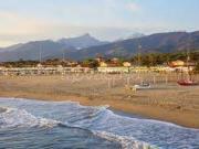 Villa Bifamiliare in affitto a Forte dei Marmi via...