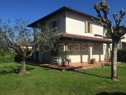 Villa Bifamiliare in affitto a Forte dei Marmi via...