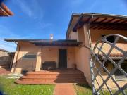 Villa Bifamiliare in affitto a Forte dei Marmi via g....