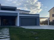 Villa Bifamiliare in affitto a Modena, arredato, posto...