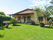 Villa Bifamiliare in affitto a Pietrasanta via Monte...