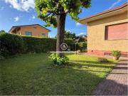 Villa Bifamiliare in affitto a Pietrasanta via Vicinato,...
