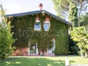Villa bifamiliare in affitto a Roma via Livigno, Valle... Villa bifamiliare in affitto a Roma via Livigno, Valle...