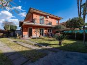 Villa bifamiliare in affitto a Valverde