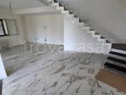 Villa bifamiliare in affitto a Viagrande via Velardi