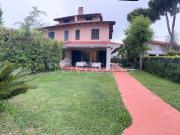 Villa Bifamiliare in in affitto da privato a Forte dei...