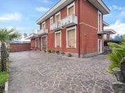 Villa bifamiliare in vendita a Cabiate