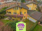 Villa bifamiliare in vendita a Cadorago via Giuseppe...