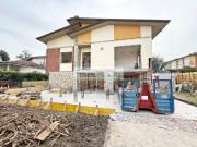 Villa bifamiliare in vendita a Camaiore