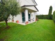 Villa bifamiliare in vendita a Capannori