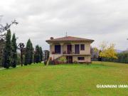 Villa bifamiliare in vendita a Capannori via...