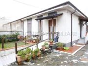 Villa bifamiliare in vendita a Carrara via pellini,...