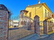 Villa bifamiliare in vendita a Casale Monferrato via...