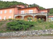 Villa bifamiliare in vendita a Cortona