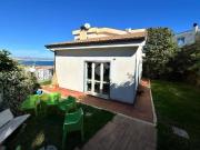 Villa bifamiliare in vendita a Crotone via Magna...