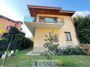 Villa bifamiliare in vendita a Erba via Clerici, 5