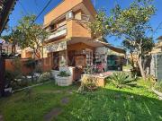 Villa bifamiliare in vendita a Fiumicino via Ortona a...