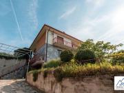 Villa bifamiliare in vendita a Gavirate via Bellaria