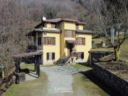 Villa bifamiliare in vendita a Grone via San Fermo, 21