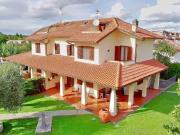 Villa bifamiliare in vendita a Grosseto