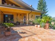 Villa bifamiliare in vendita a Grottaferrata via Vecchia...