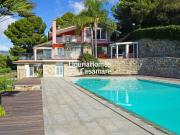 Villa bifamiliare in vendita a Imperia