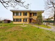 Villa bifamiliare in vendita a Luzzara via Fosse...