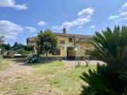 Villa bifamiliare in vendita a Manziana via delle Spinare