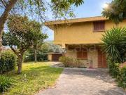 Villa bifamiliare in vendita a Manziana via Roma, 70