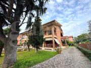 Villa bifamiliare in vendita a Marino