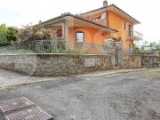 Villa bifamiliare in vendita a Marta