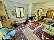 Villa bifamiliare in vendita a Massa