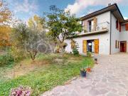 Villa bifamiliare in vendita a Medicina via Barletta