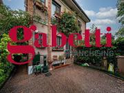 Villa bifamiliare in vendita a Milano