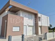 Villa bifamiliare in vendita a Mira via Lago di Nemi,...