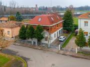 Villa bifamiliare in vendita a Modena via Vittorio...