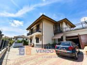 Villa bifamiliare in vendita a Moncalieri
