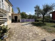 Villa bifamiliare in vendita a Monsummano Terme via...