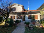 Villa bifamiliare in vendita a Origgio