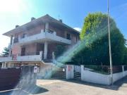 Villa bifamiliare in vendita a Parma