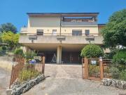 Villa bifamiliare in vendita a Perugia