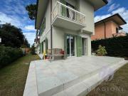 Villa bifamiliare in vendita a Pietrasanta
