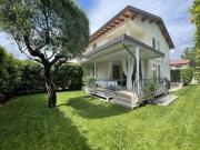 Villa bifamiliare in vendita a Pietrasanta via concordia, 55