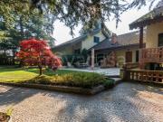 Villa bifamiliare in vendita a Pino Torinese via Valle...