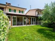 Villa bifamiliare in vendita a Puegnago del Garda via...