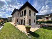 Villa bifamiliare in vendita a Ranica via Borgosale, 73