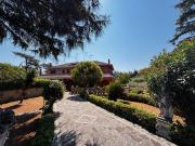 Villa bifamiliare in vendita a Roma