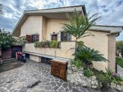 Villa bifamiliare in vendita a Roma