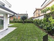 Villa bifamiliare in vendita a Roma